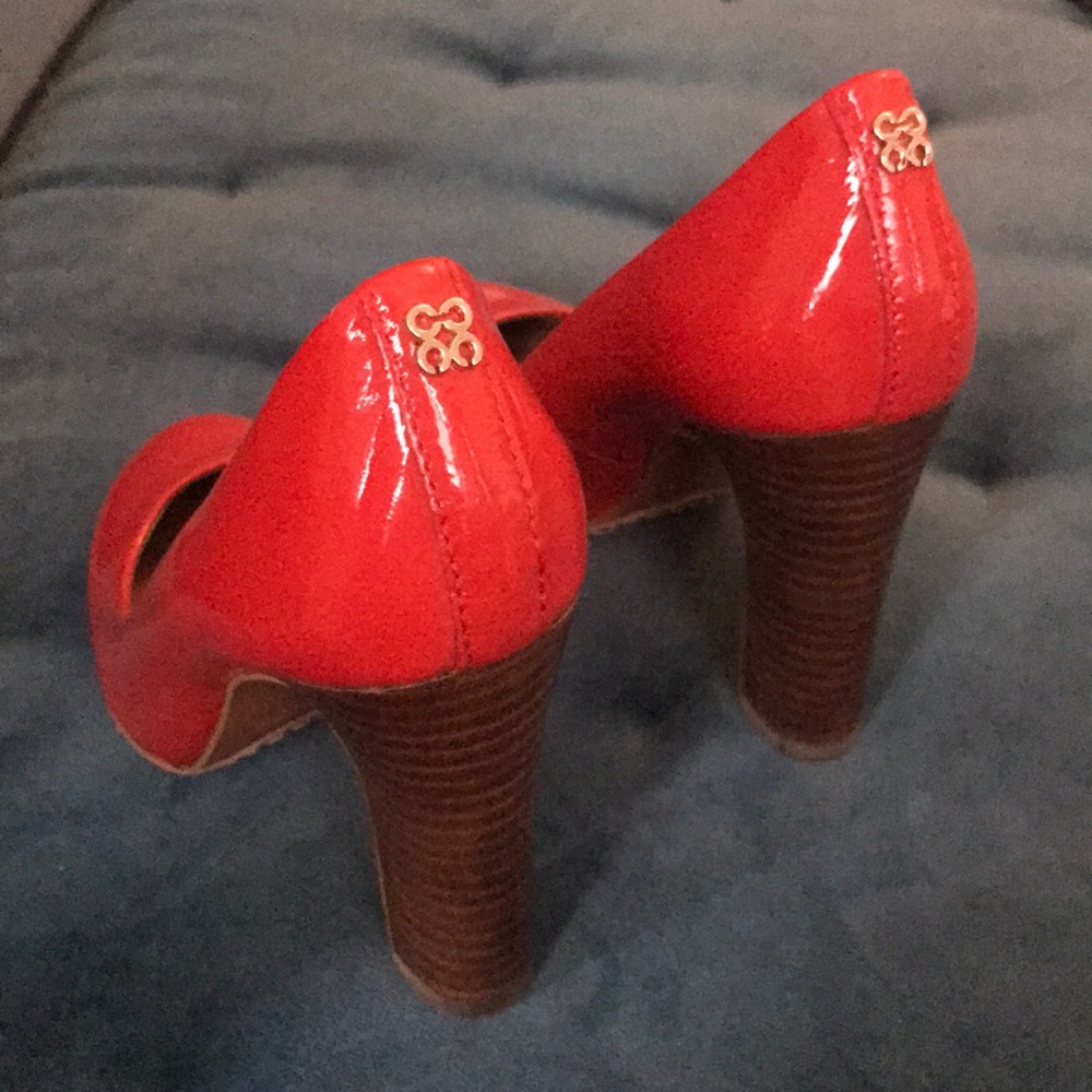 SHELLEY Coach Carnelian Patent Leather Heels sz 5 - Picture 6 of 8